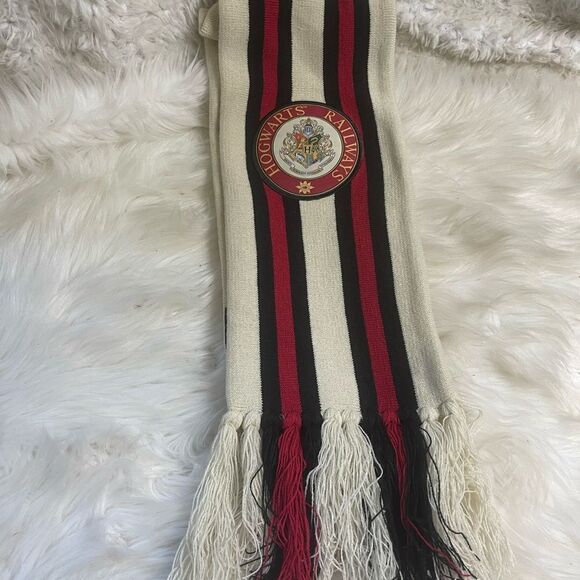 Universal Studios Harry Potter Hogwarts Railways Scarf .Beige ,Black & Red. - Picture 3 of 8